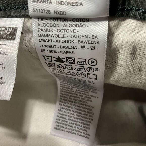 LEVI’S Carrier Cargo Shorts - Picture 5 of 6